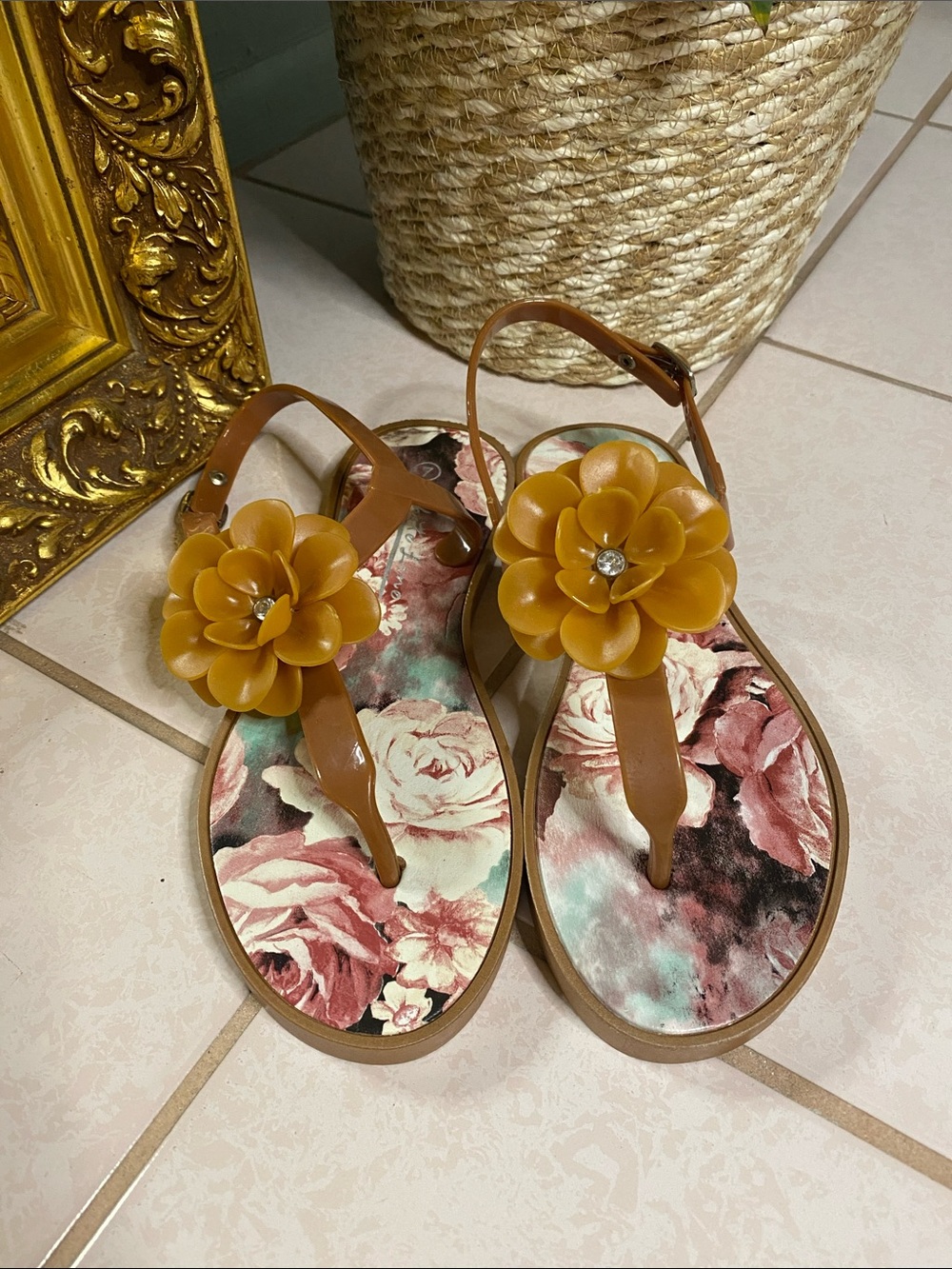 NWOT Floral Jelly Sandals with Flower Accent
